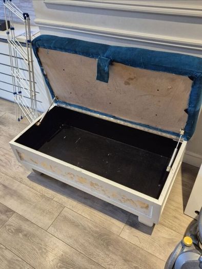 Blanket box