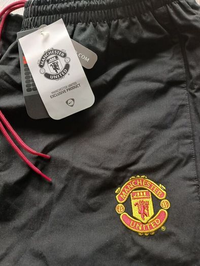 2002/2004 man united 3/4 bottoms XL