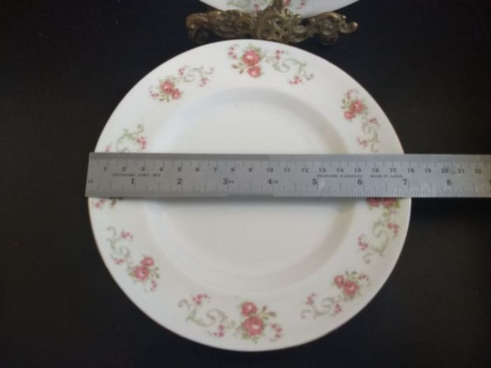 Lovely Set of Five Matching Vintage Floral Tea Plates by Tuscan China in a Lovely Pattern Featuring Subtle Pink Rose Posies with Swags