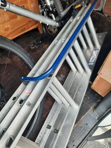 13ft ladder( can deliver)