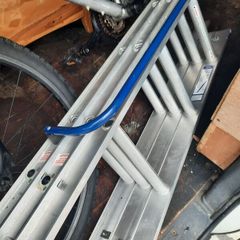 13ft ladder( can deliver)