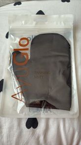 Ayu Glo luxury tanning mitt