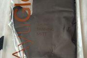 Ayu Glo luxury tanning mitt