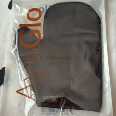 Ayu Glo luxury tanning mitt