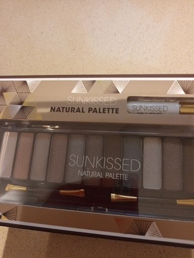 SUNKISSED Natural  Palette.
