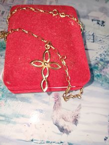 9ct gold cross pendant on 18 inch chain