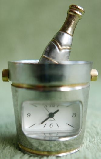 Vintage Miniature Wine Bucket Champagne Clock Linden Quartz Japan Movement - works well