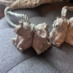 Pair of curtain tie backs