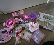free girls random stuff