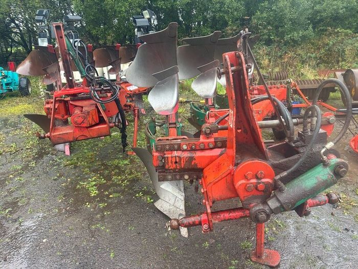 Kverneland plough