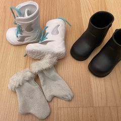 Our Generation boots and gloves