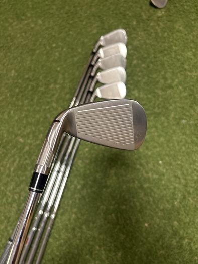 Taylormade Sim 2 Max irons