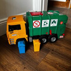Bruder Rubbish Truck