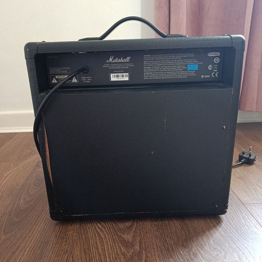 Marshall MB15 Bass Amp