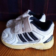 Adidas KangaRoos kids velcro trainers 5K 21