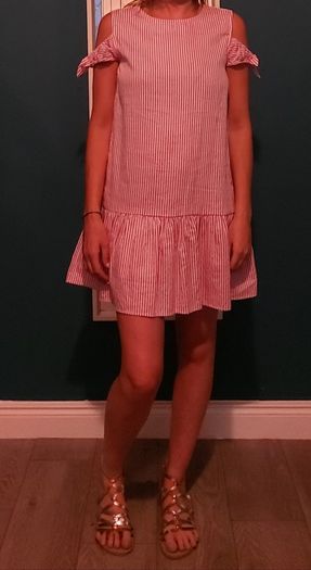 pink dress