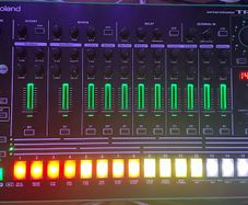 Roland TR8