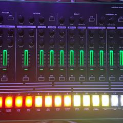Roland TR8