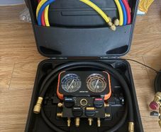 Manifold Gauge