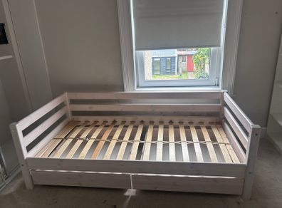 Flexa single bed with drawers