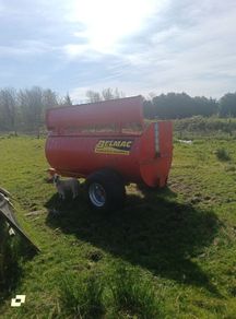 Muck spreader