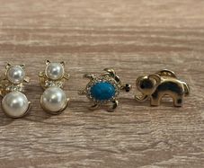 4 Pins - 2 Cats 1 Turtle and 1 Elephant