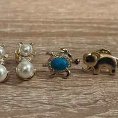 4 Pins - 2 Cats 1 Turtle and 1 Elephant