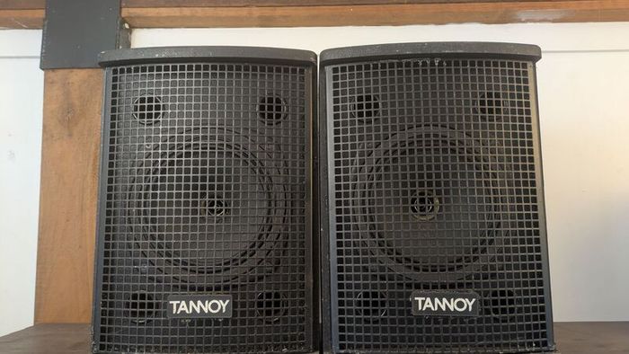 Tannoy V8