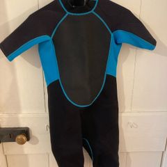 Brand new Wetsuit 11-12 years