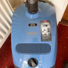 Miele Classic C1 Junior Vacuum Cleaner with Extras