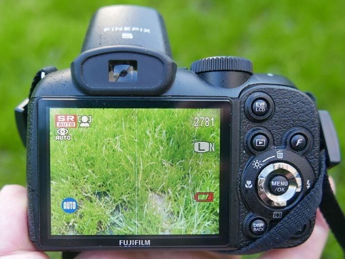 Fujifilm FinePix S2950 14MP Digital Bridge Camera
