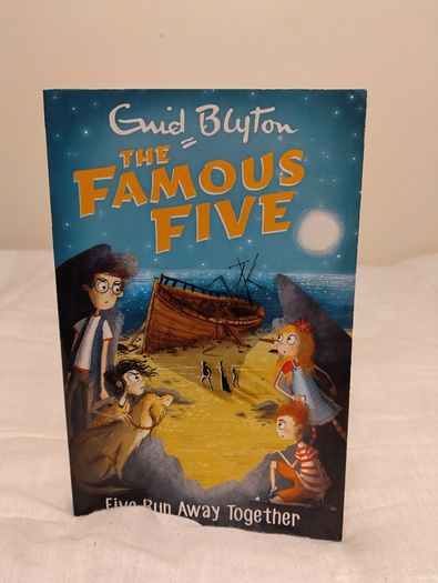Enid Blyton, The Famous Five Classic Story Books