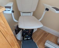 Straight stair lift