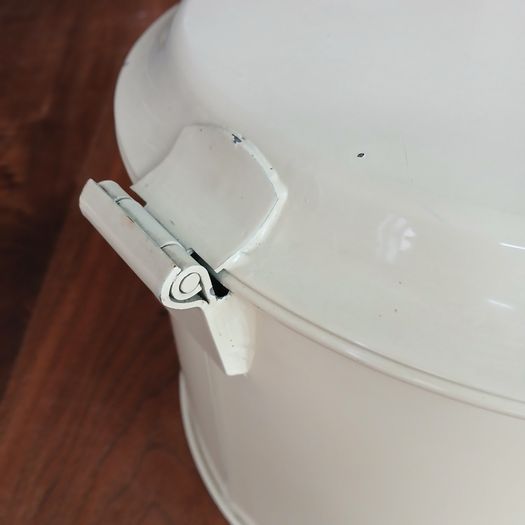 1950s food storage and yoghurt maker