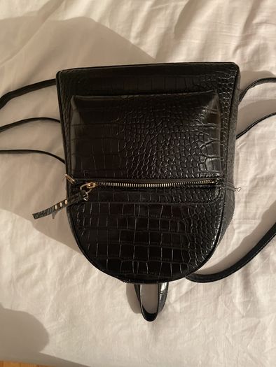 Black Crocodile Style Handbag Backpack