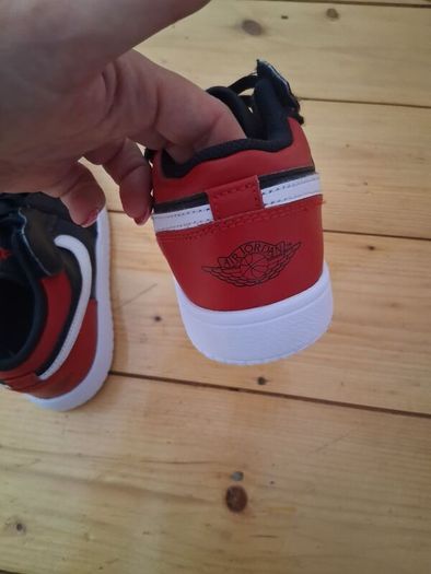 Nike Air Jordan black & red trainers 2.5 uk