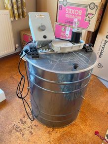 Electric 8 frame Spinner - Beekeeping