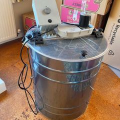 Electric 8 frame Spinner - Beekeeping