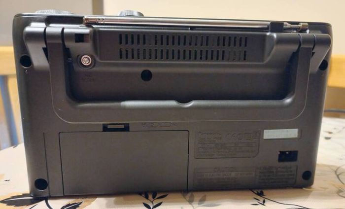 Panasonic RF-D5 DAB/FM Radio with LCD Display, Sleep Timer, Alarm & 10 Presets, Perfect working condition.