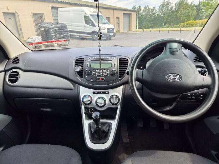 Hyundai i10 2010 1.2 Petrol Golden New NCT