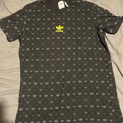 adidas originals T shirt trefoil size XL brand new