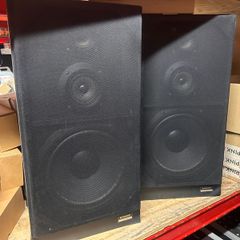 2 Pioneer home or studio Speakers CS990