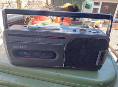 Sony Radio cassette read ad