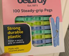 Beldray 100-piece peg set