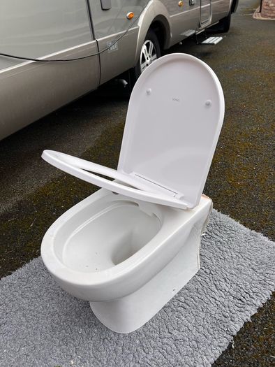 Sonas VIA rimless comfort Toilet plus concealed cistern