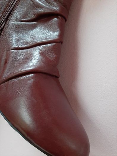 New genuine leather boots Clarkes in box