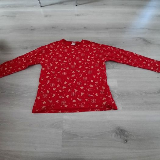 girls Xmas tshirt size 11-12 years