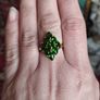 A stunning 9ct yellow gold ring with a green chrome diopside cluster. N1/2, weight 3.53 g. Image 5