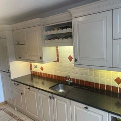 Large Painted Shaker Kitchen Black Granite Worktops Rangemaster