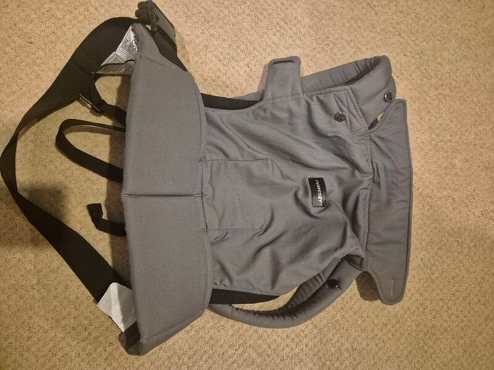 MomCozy baby carrier